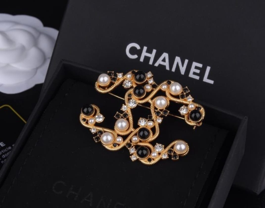 Chanel CC Black and White Pearl Brooch