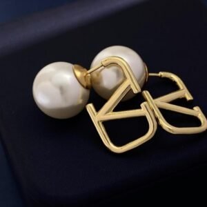 Valentino Garavani Vlogo Signiture Pearl Earrings