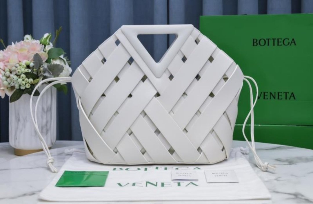 BV Women's V Woven Drawstring Tote